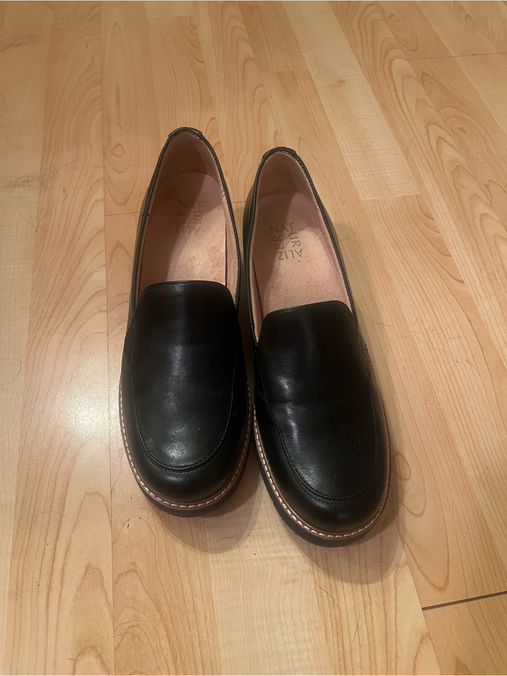 SOUL Naturalizer Black Leather Loafers